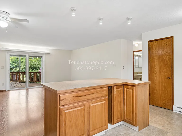 18016 NE Davis St — Photo 10
