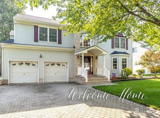 14 Carrington Ct, Matawan, NJ 07747