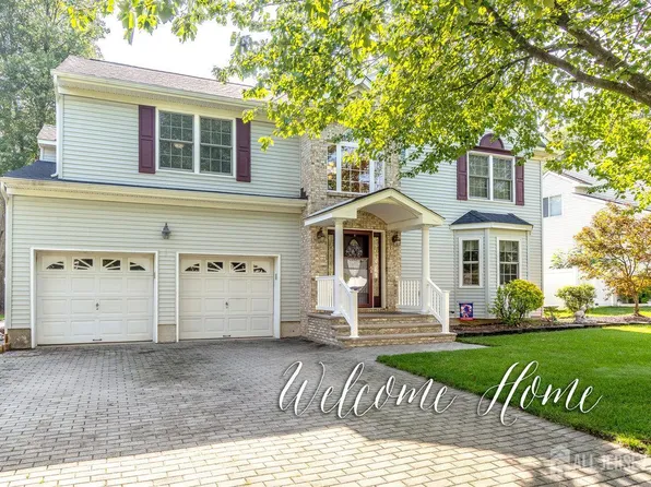 14 Carrington Ct, Matawan, NJ 07747