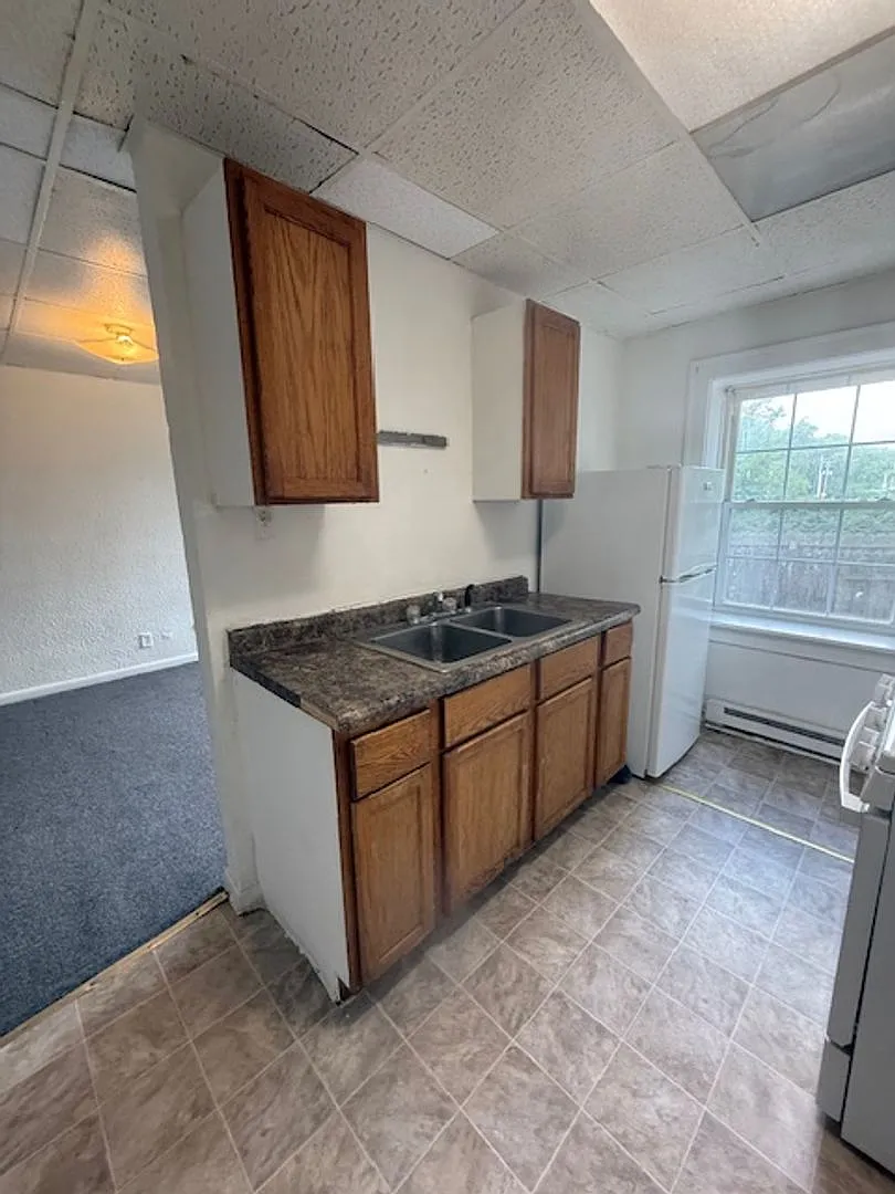 2112-2118 N Linn St #26 photo 1