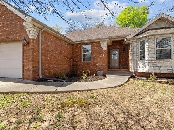 5709 S Fox Hollow Avenue, Springfield, MO 65810