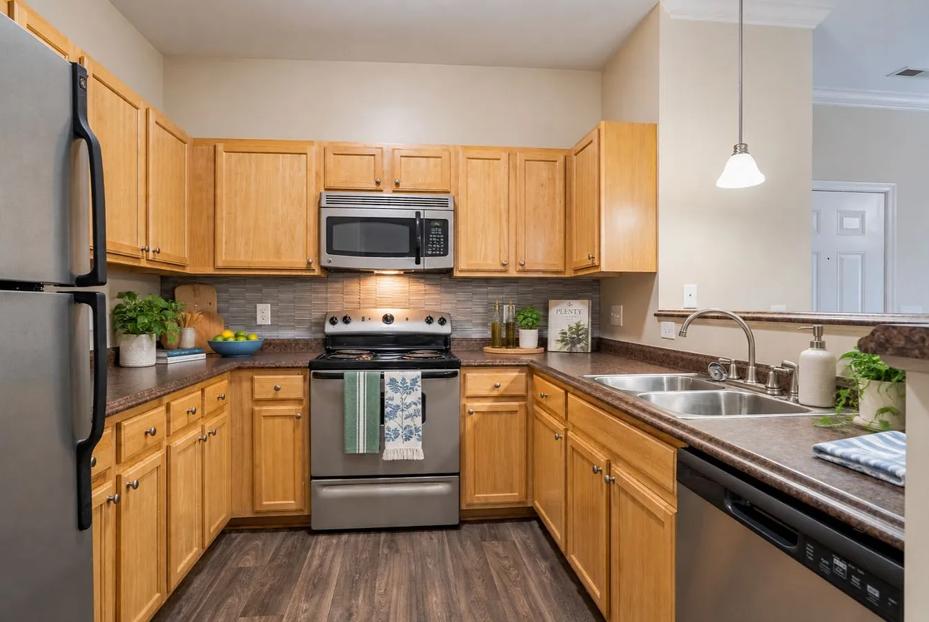 Carden Place Apartment Homes — Photo 1