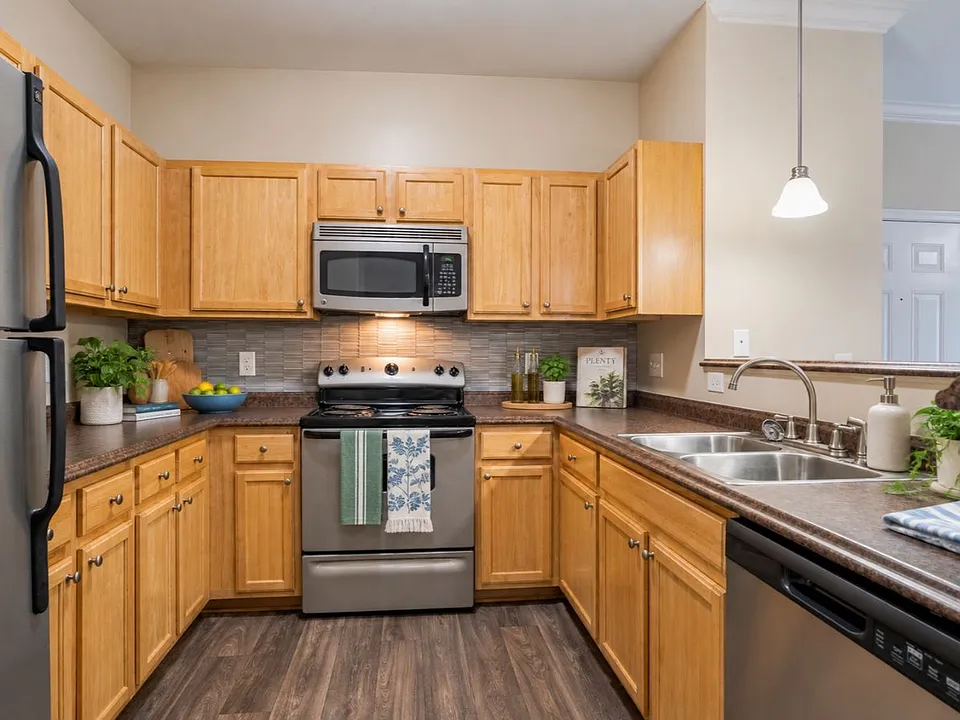Carden Place Apartment Homes