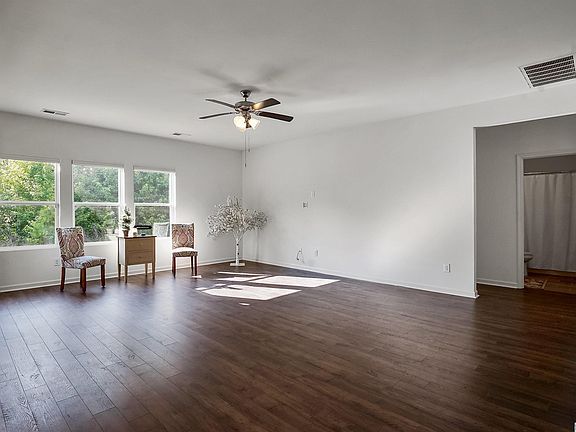5th image of 1105 Merion Dr