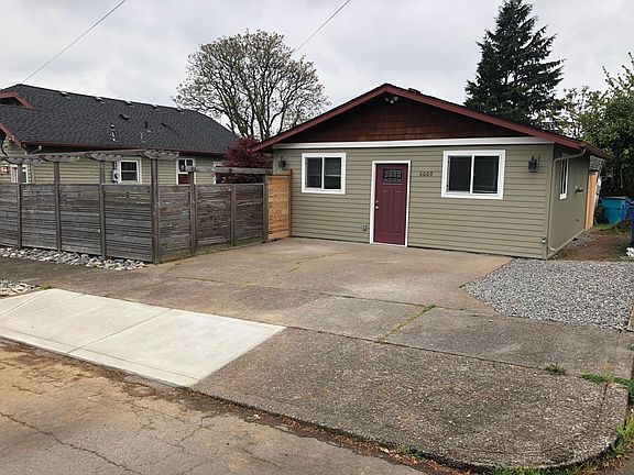 2nd image of 600 W 31st St #B