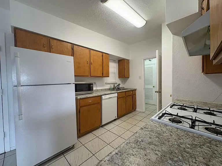 10316 Ashwood Dr — Photo 25