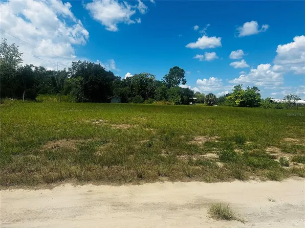 5841 Skokie Rd, Lake Wales, FL 33898