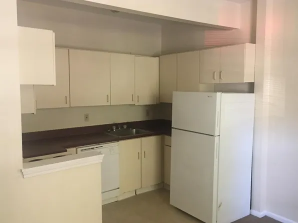 313 Baynes St APT 5, Buffalo, NY 14213