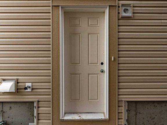 2nd image of 75 NW Appaloosa Way