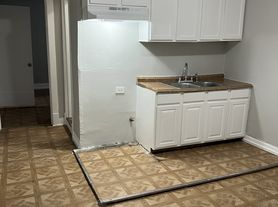 8362 S Brandon Ave, Chicago, IL