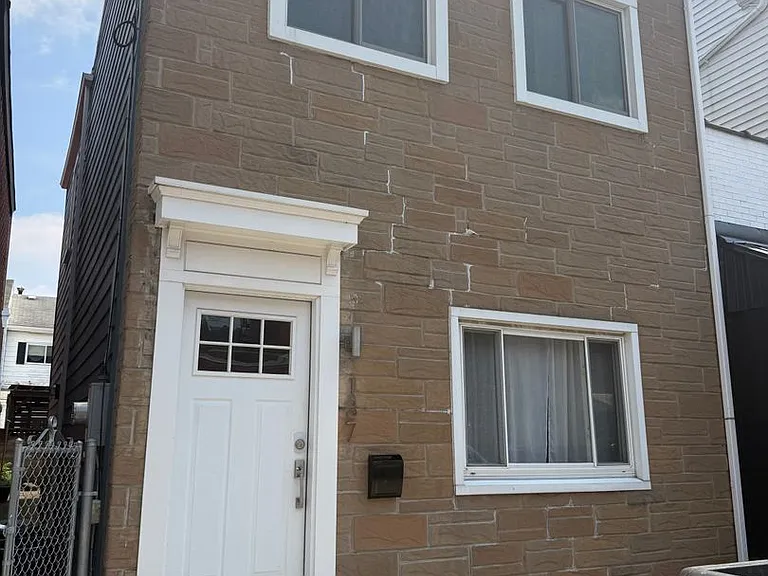 137 S 15th St — Photo 1