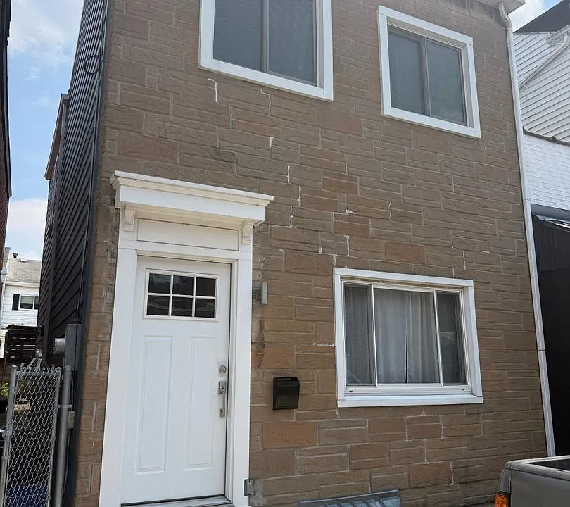 137 S 15th St