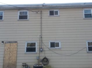 1533 Calhoun St, Gary, IN 46406