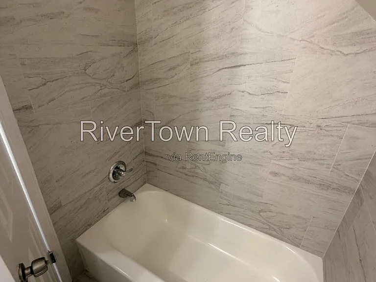 2884 Spring Hill Dr — Photo 12