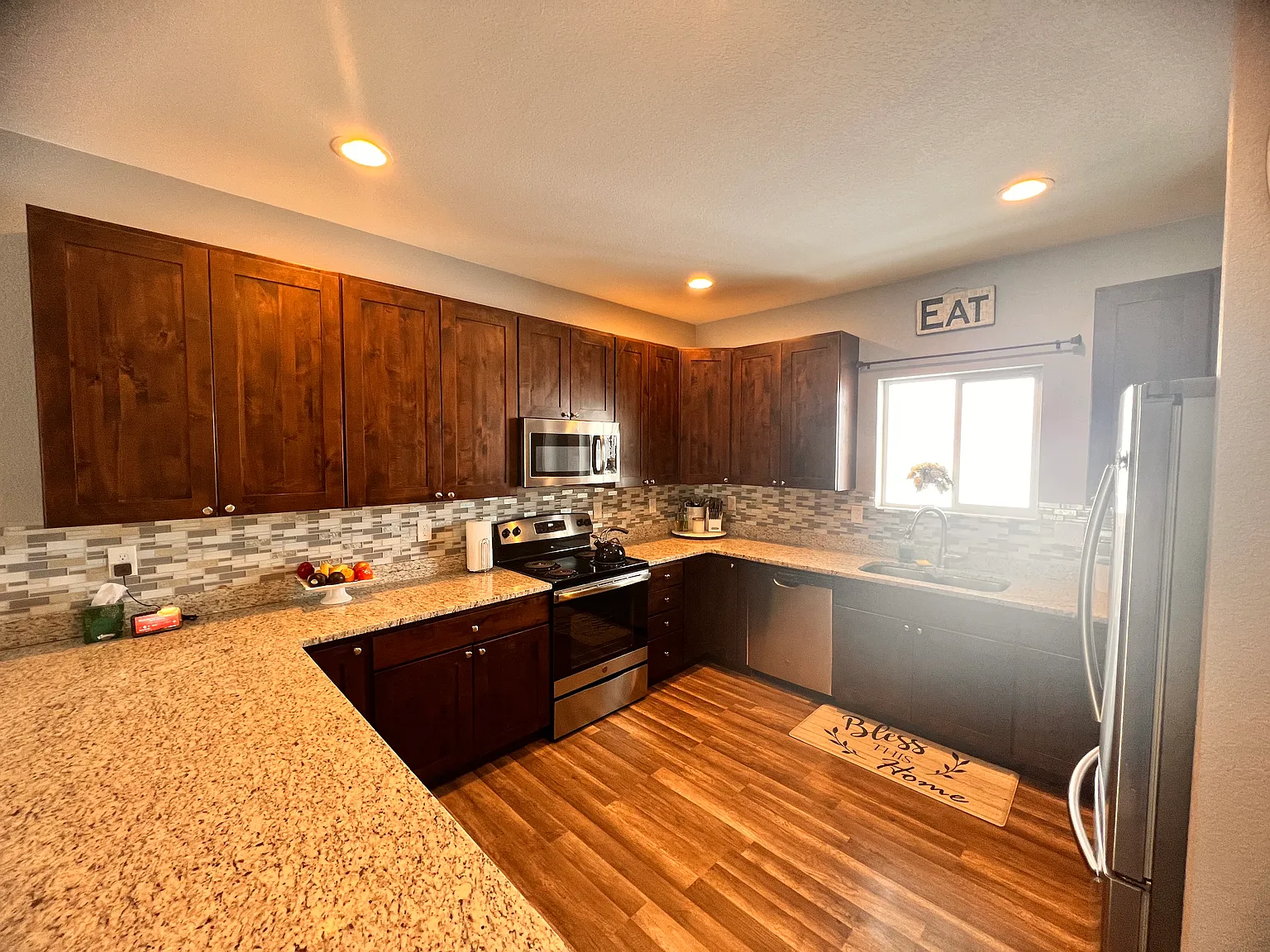 3 bed, 1480 sqft, $2,500 — Photo 3