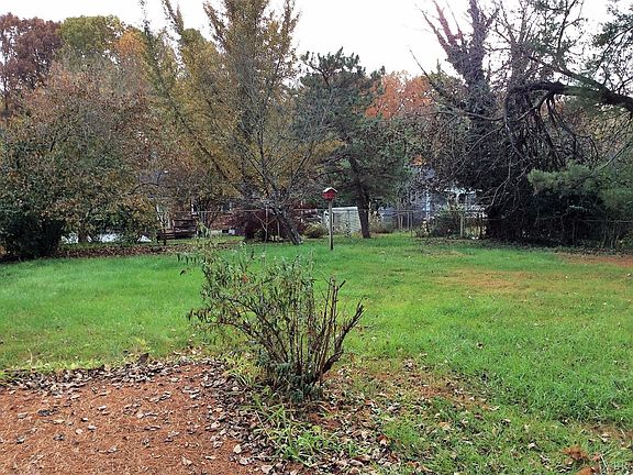 3rd image of 1005 Dandridge Dr