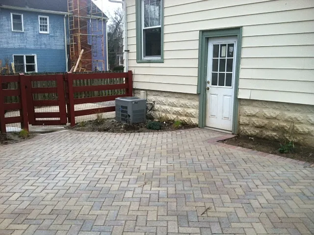9536 Main St — Photo 12