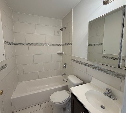 5th image of 95 Longfellow St