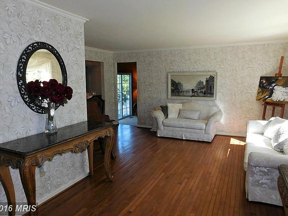4th image of 1902 Londontowne Dr