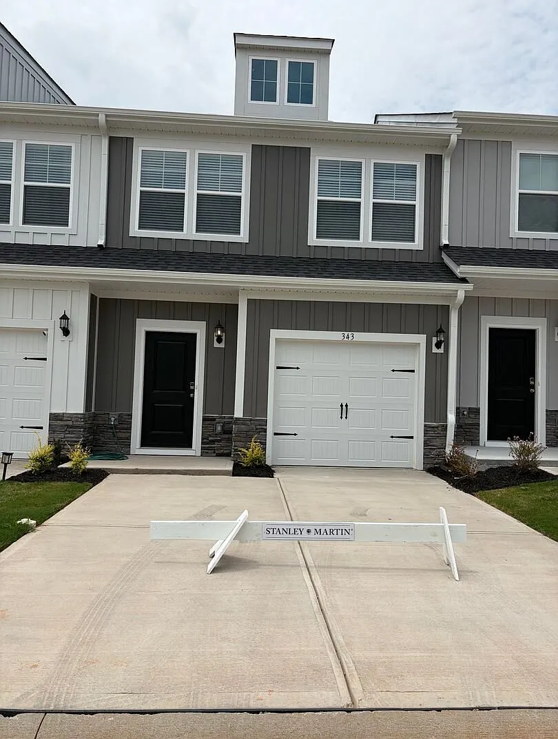 Brand New Home In The Desirable Mauldin Location!! Avaliable Now! — Photo 2