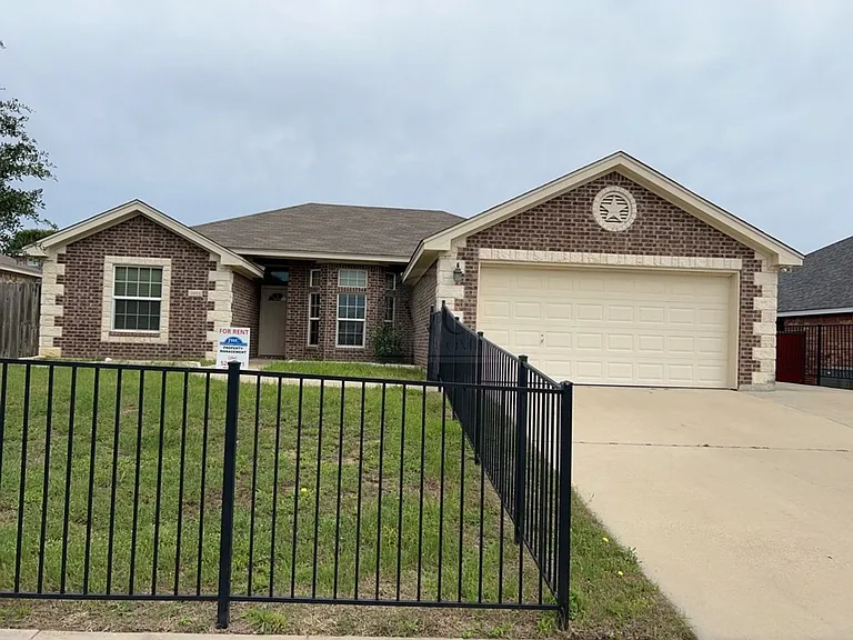 9911 Diana Dr — Photo 1