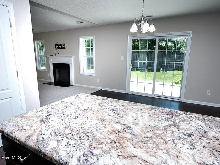 112 Patriot Ct — Photo 9