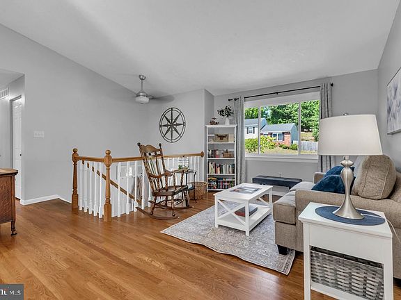 3rd image of 323 Ternwing Dr