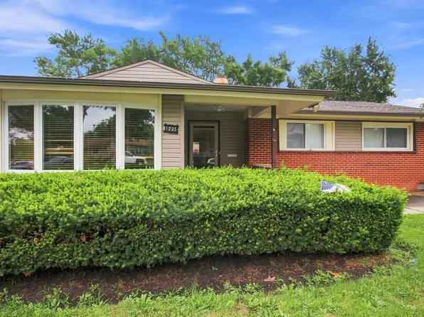 1235 Carswell Ave, Elk Grove Village, IL 60007