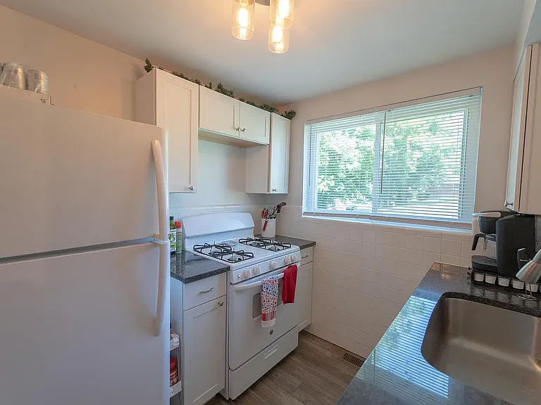 6254 Cortelyou Ave #4 — Photo 9