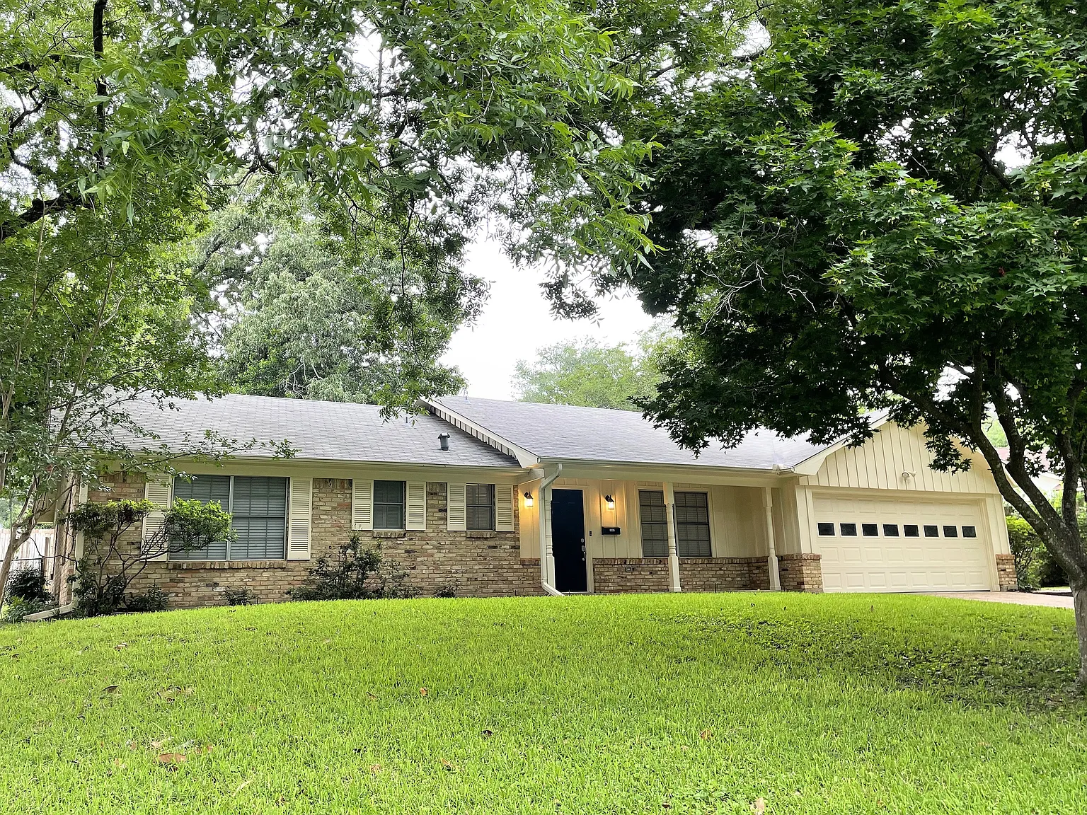 3 bed, 1742 sqft, $1,925 — Photo 2