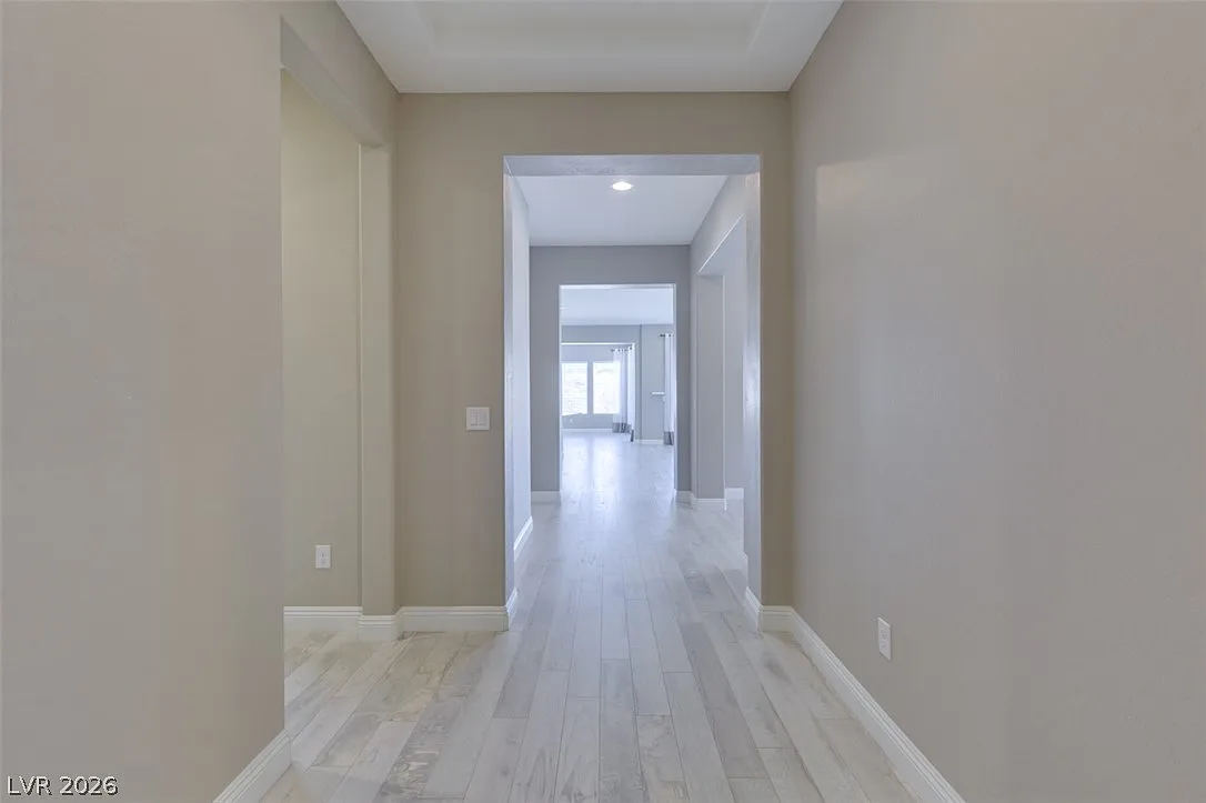 3 bed, 2.5 bath, 2432 sqft, $3,500 — Photo 2