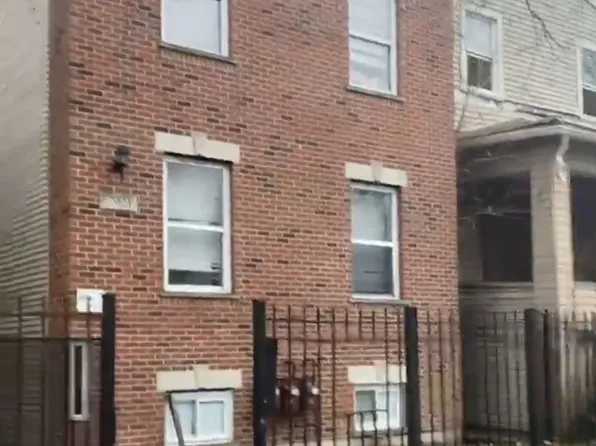 7921 S Burnham Ave, Chicago, IL 60617