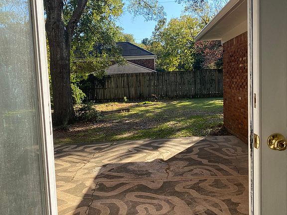 4th image of 6215 Malloch Dr