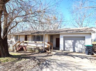 215 S Maple Ave, Tahlequah, OK 74464