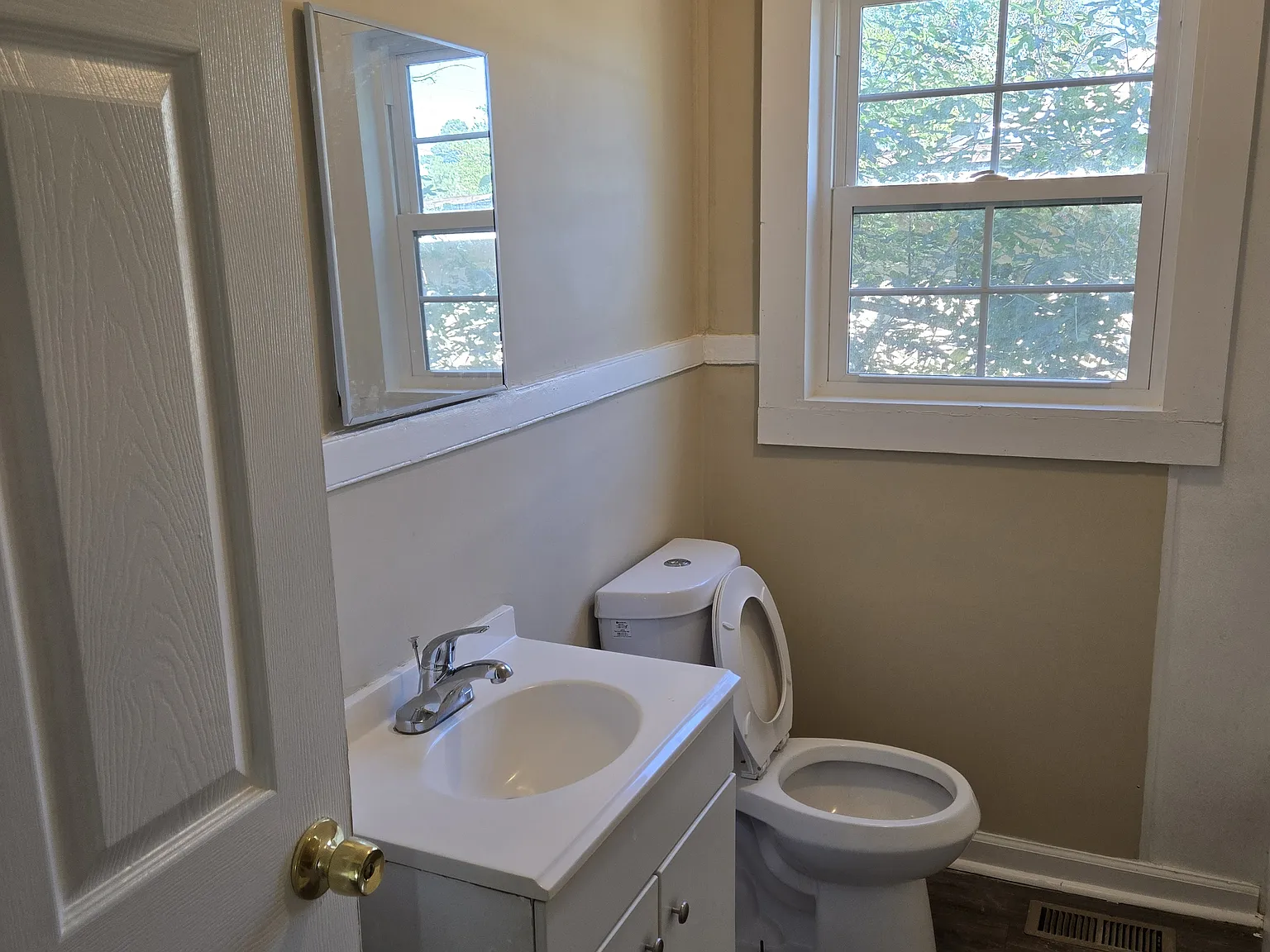 3 bed, 973 sqft, $1,050 — Photo 4