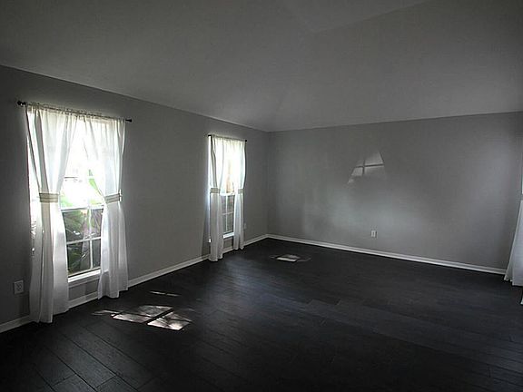 4th image of 7718 Hudson Oaks Dr