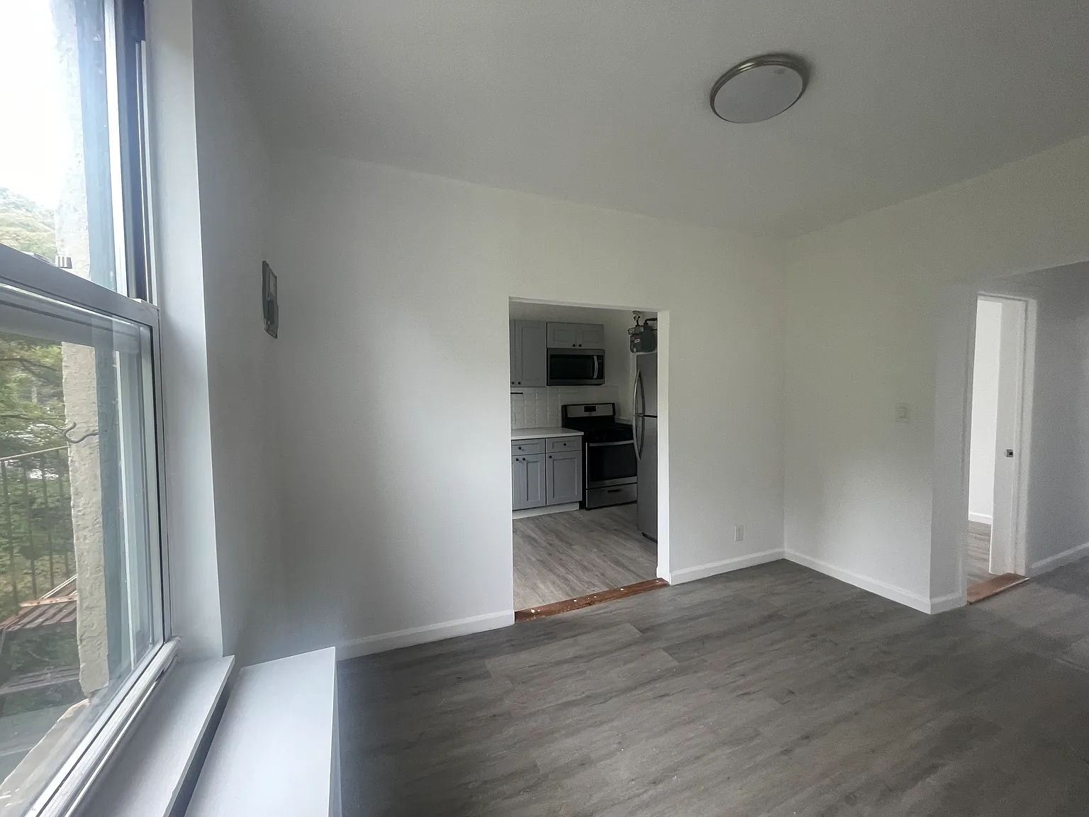 2 bed, 980 sqft, $2,597 — Photo 3