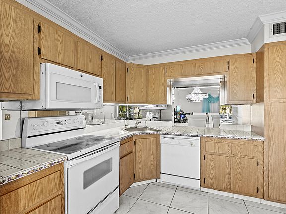 3rd image of 218 Foxtail Drive #B