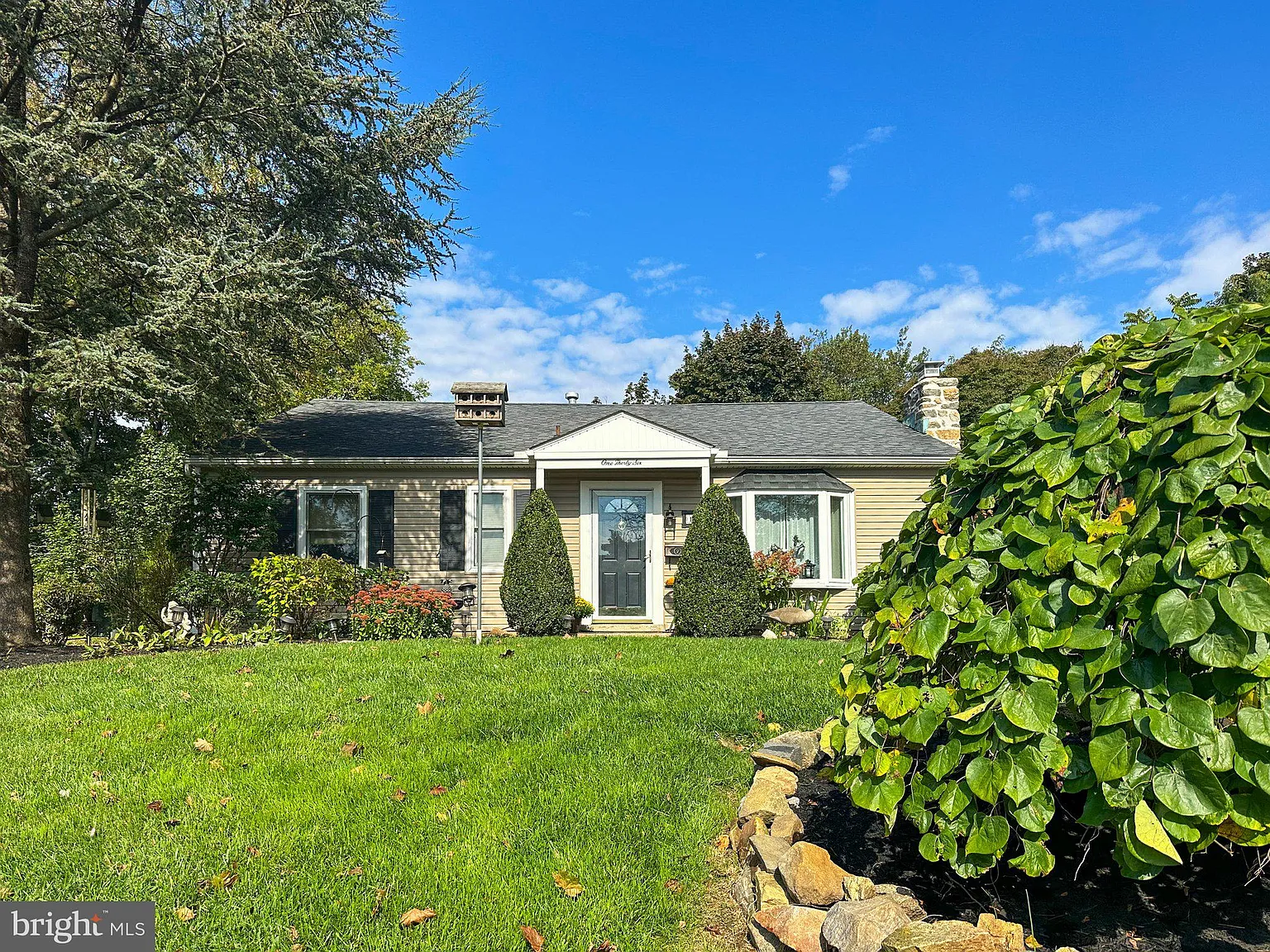 136 Gable Rd photo 1