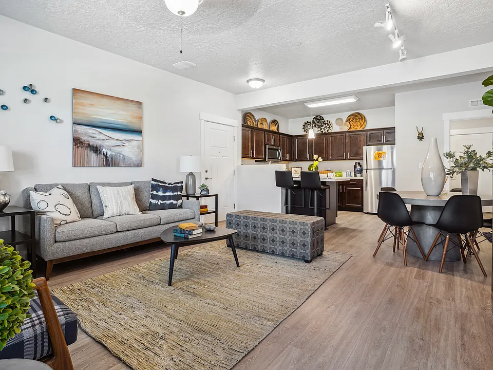 2 bedroom 2 bath model apartment home