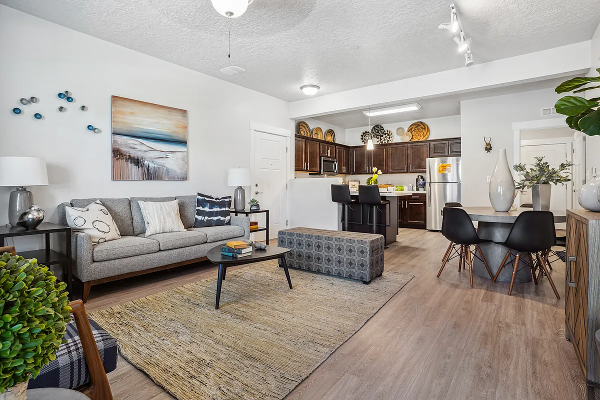 2 bedroom 2 bath model apartment home - Meadows at American Fork
