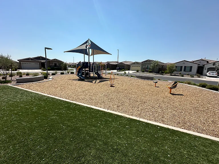 2521 E Athena Ave — Photo 10