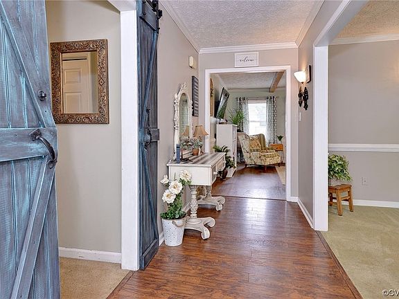 5th image of 115 Lakepoint Ct