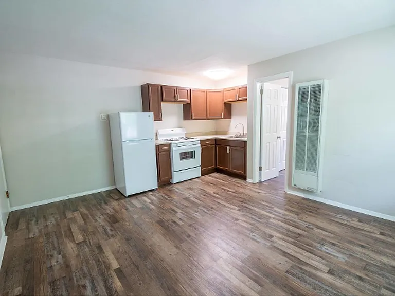 605 W University Ave — Photo 4