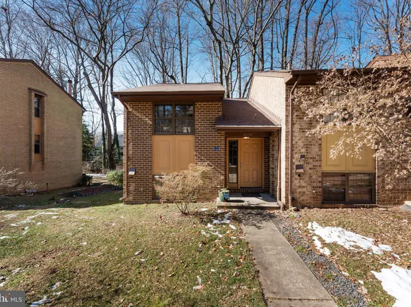 2016 Headlands Cir, Reston, VA 20191