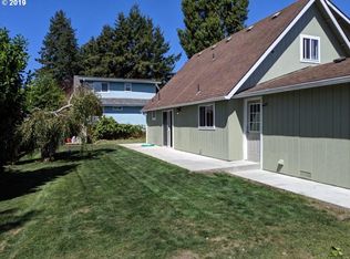 823 Pioneer Rd, Brookings, OR 97415