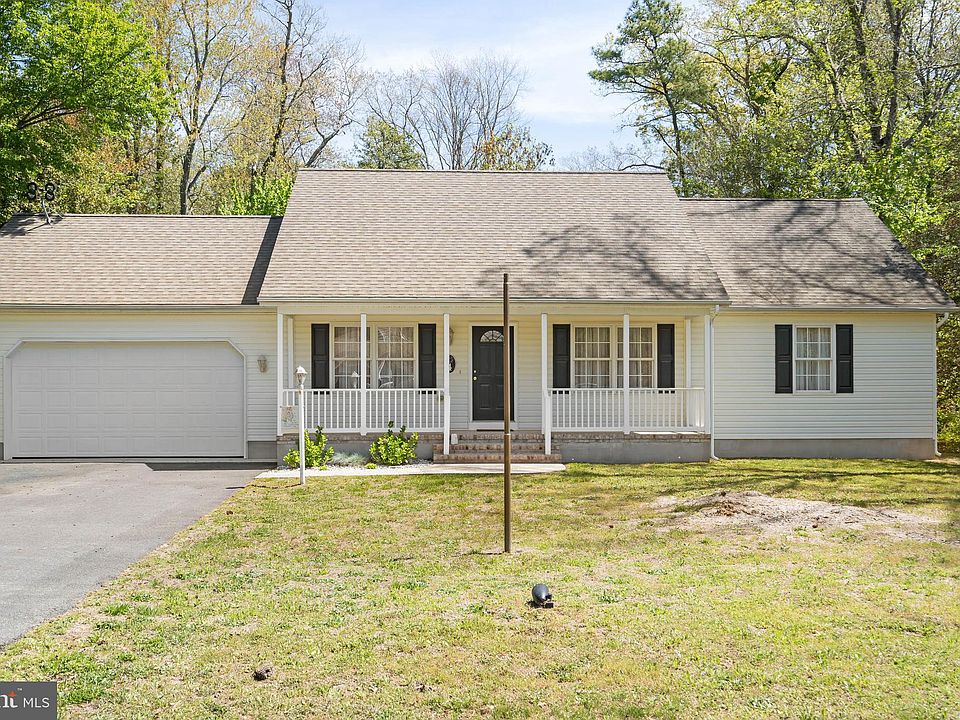 1st image of 4 Moonlight Dr