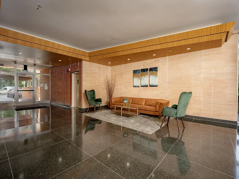 DeSabla LOBBY2