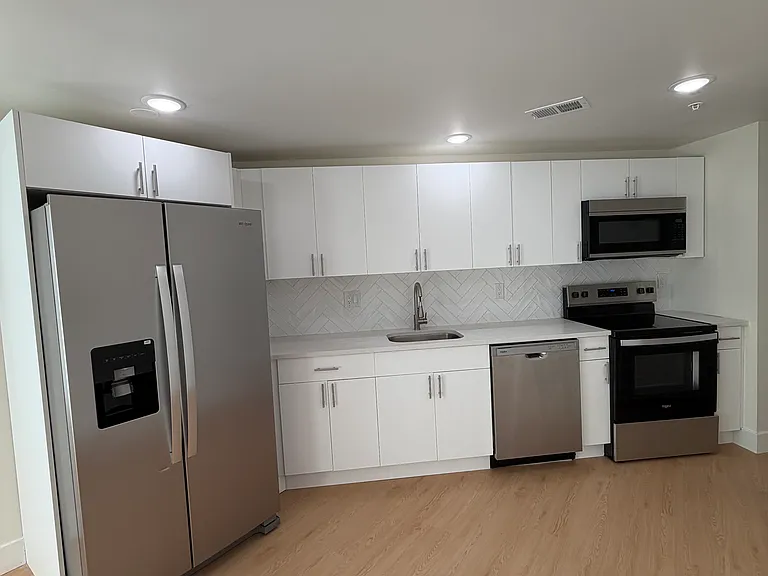 4212 Lancaster Ave #302 — Photo 8