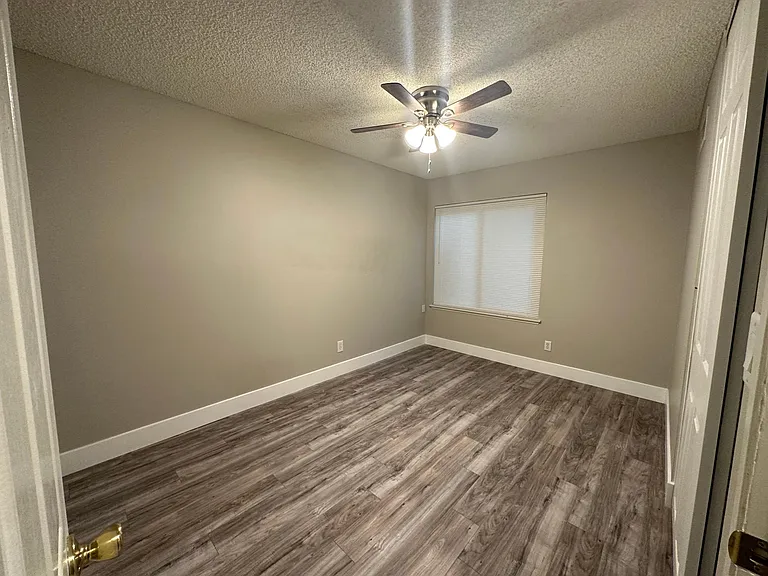 3723 Balmont St — Photo 11